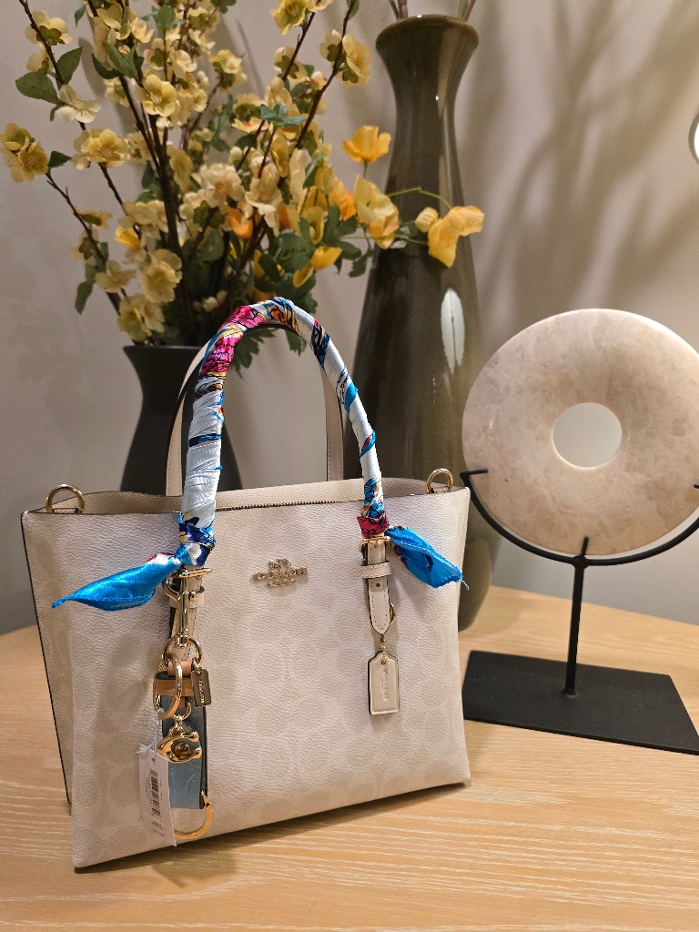 Coach Mollie Wht Tote Bag W/Authentic Coach Charm
